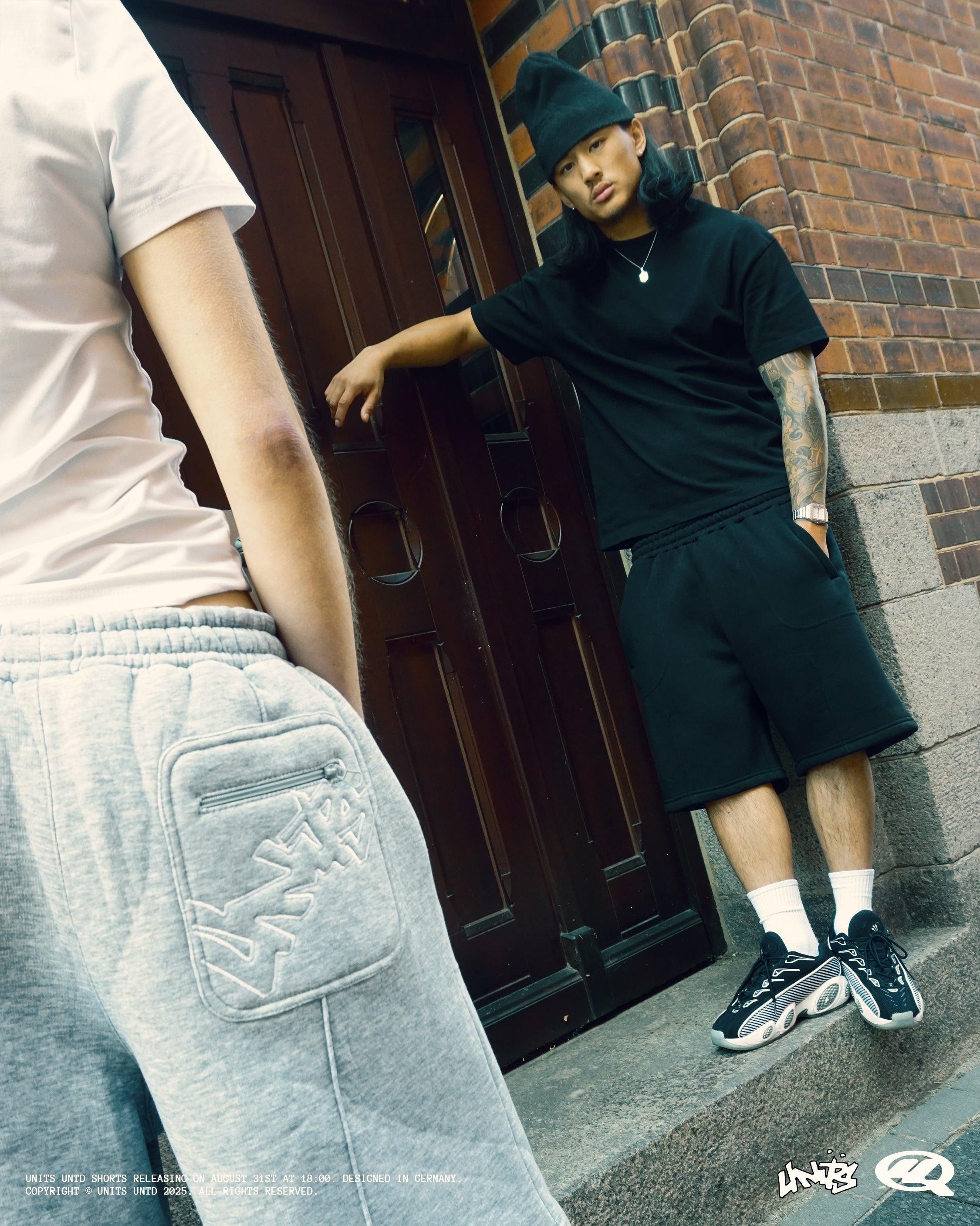 UNITS SHORTS BLACK