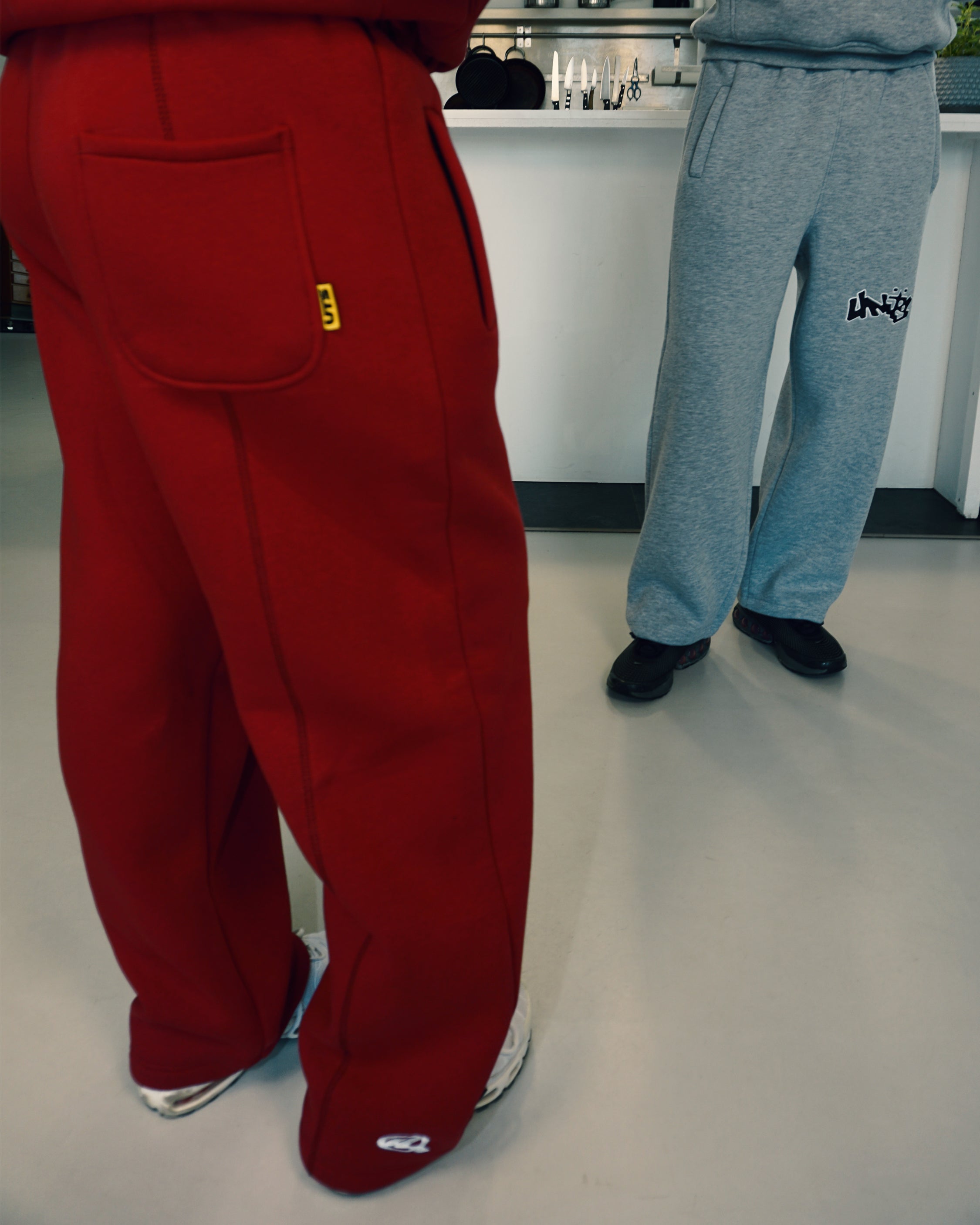 UNITS SWEATS BURGUNDY