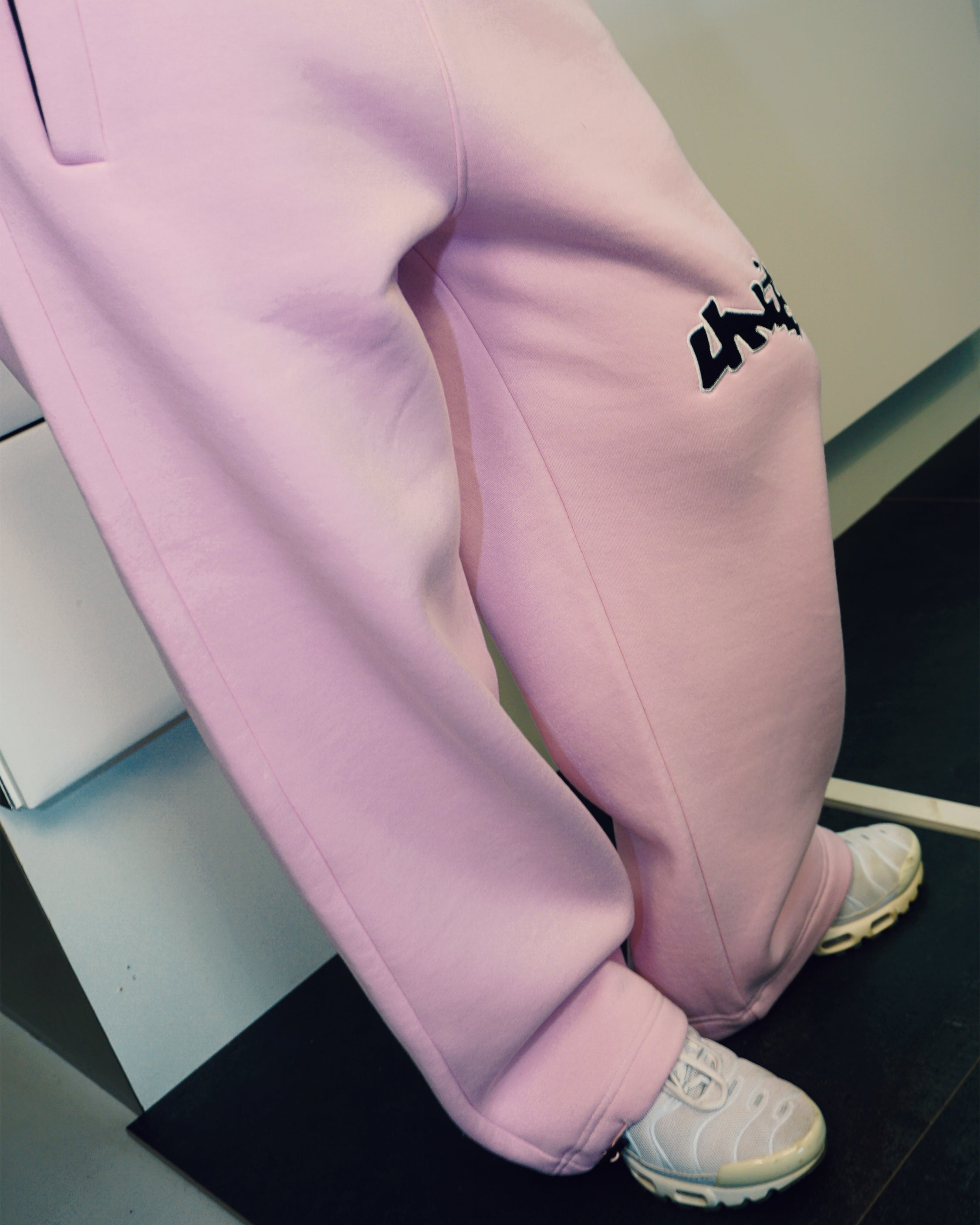 UNITS SWEATS BABY PINK