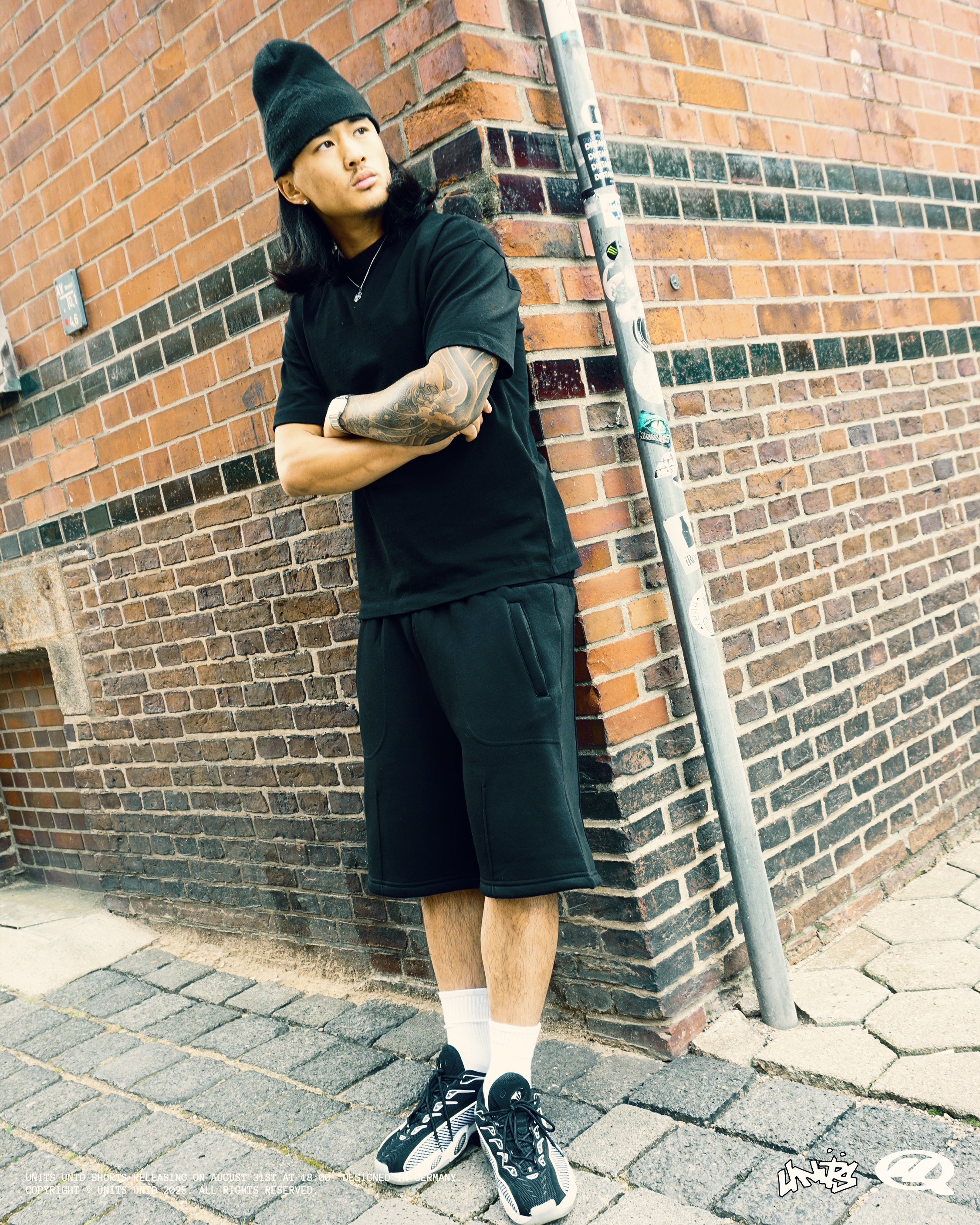 UNITS SHORTS BLACK